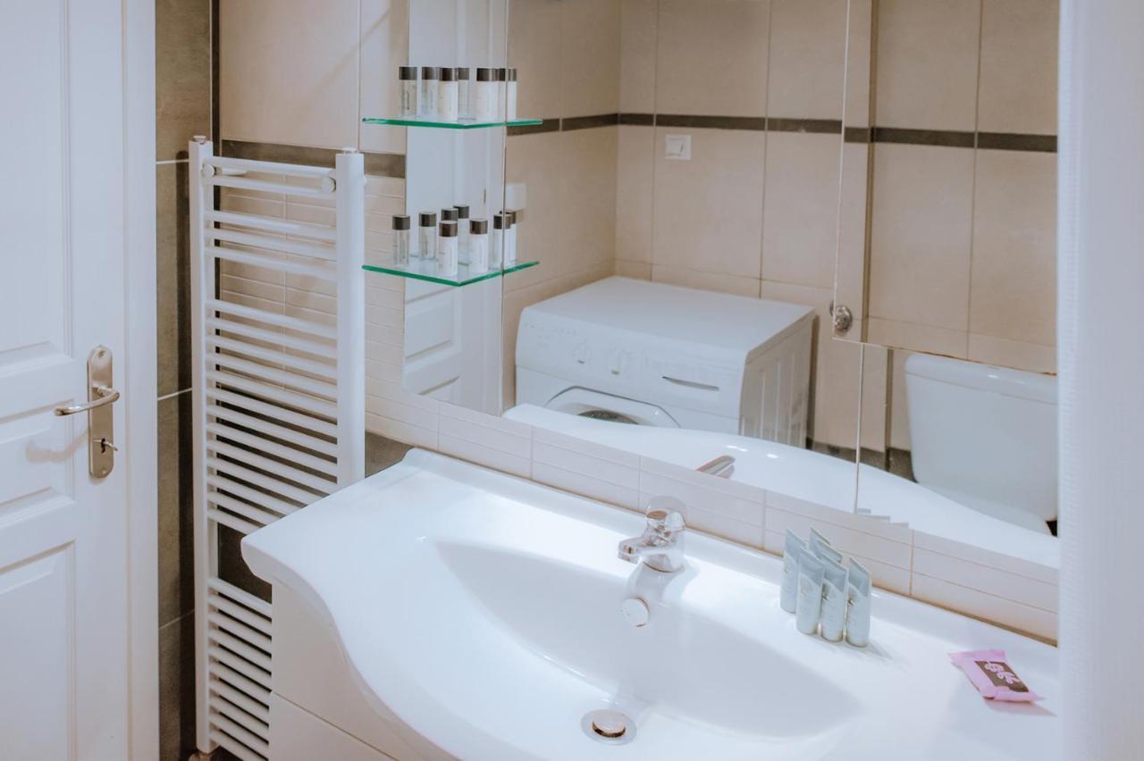 Acropolis Studio Apartment Athena Bagian luar foto